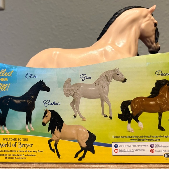 Breyer Paddock Pals “Cashew” Horse, Cream/Black, Ages 4+, BNWT - Picture 6 of 8